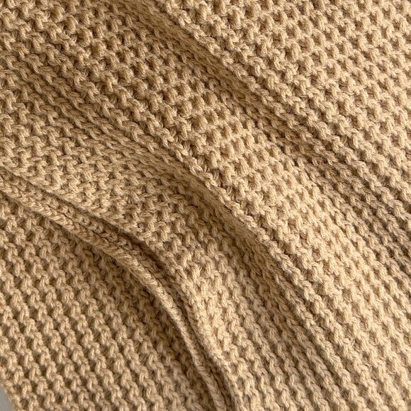 NWT BCBG INFINITY SCARF WAFFLE KNIT QUIET LUXURY SOFT CHIC CLASSIC CLEAN GIRL - Picture 6 of 6